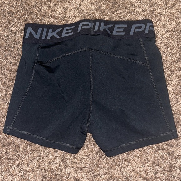 Medium Black Nike Pro Dri-Fit Spandex Shorts - Picture 4 of 4